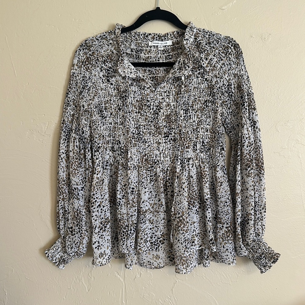 EUC Rose+Olive smocked blouse